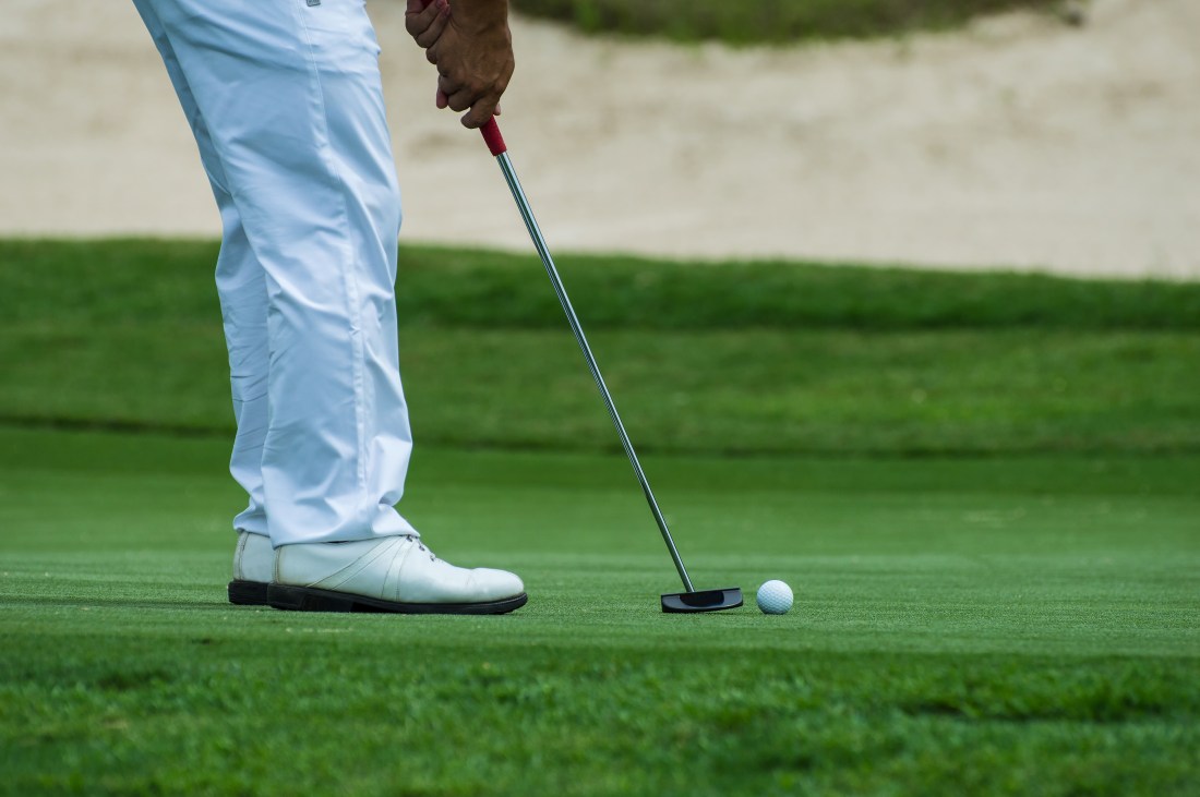 learn to putt in golf